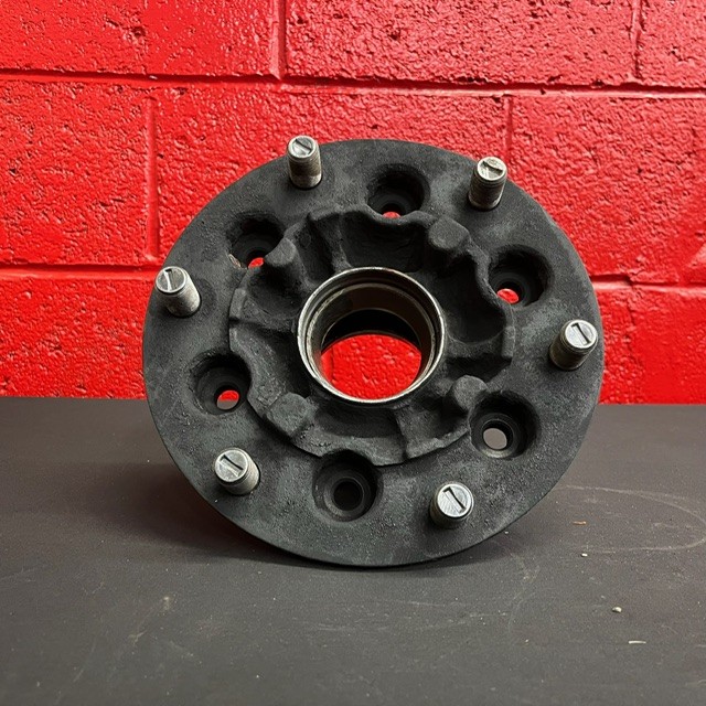HUB :FR LH AXLE